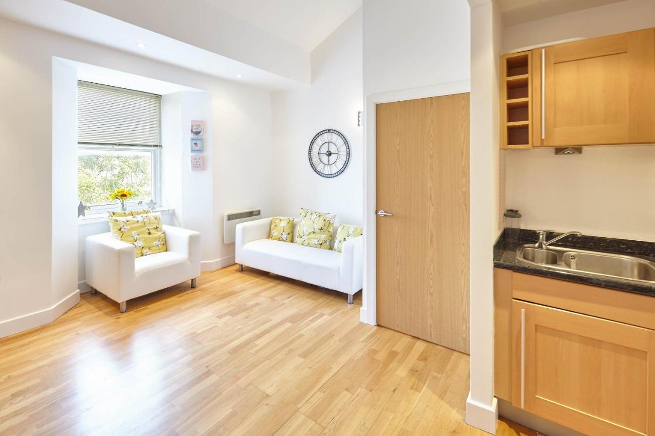 سكرابورو Host & Stay - Penthouse Pad المظهر الخارجي الصورة