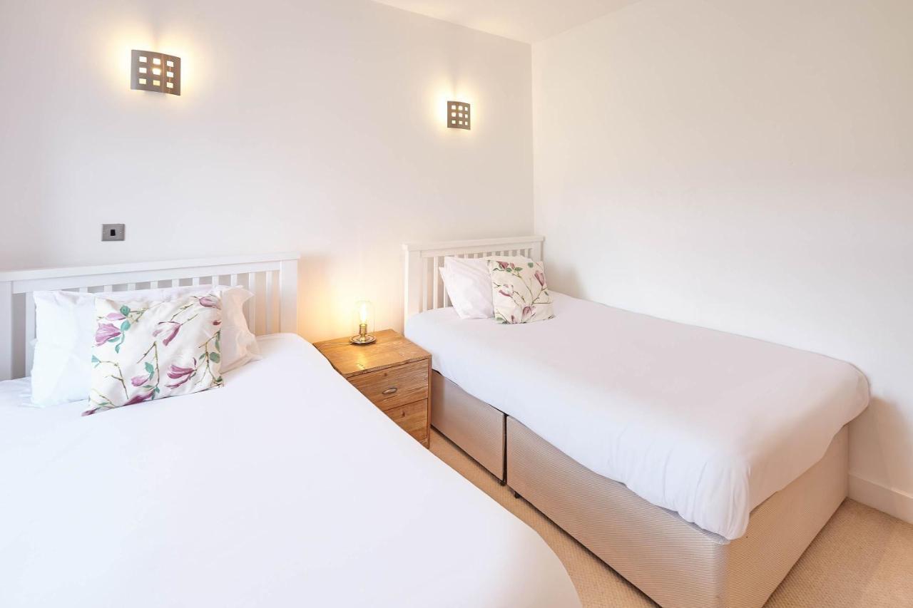 سكرابورو Host & Stay - Penthouse Pad المظهر الخارجي الصورة